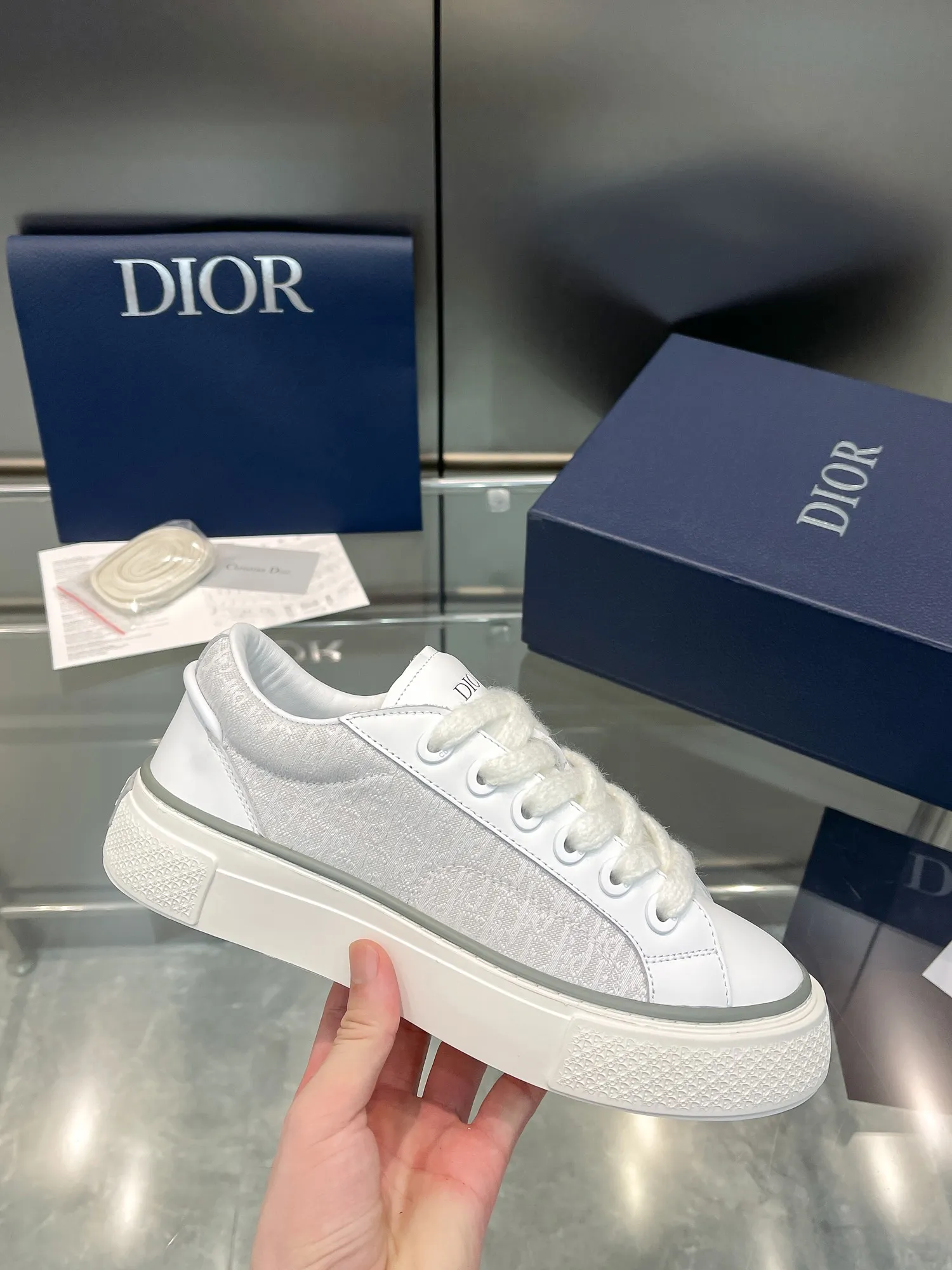 👟👟Ex-factory price 600👟👟 Dior 2023 autumn and winter haute couture series new CD jelly color couple flat casual shoes Dior Size: Female size 35-42 (41.42 customized, non-refundable) / Male size 38-46 (38.46 customized, non-refundable)
